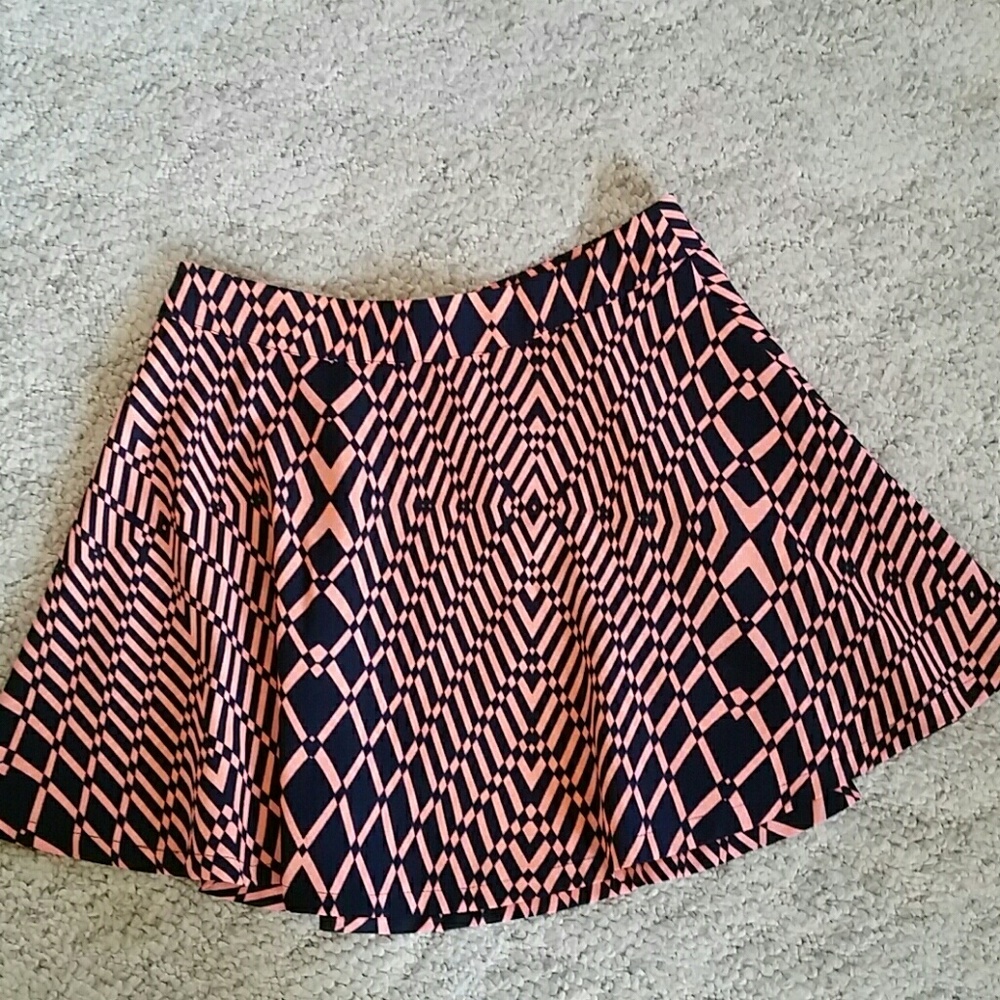 Super cute skater skirt! Excellent condition!